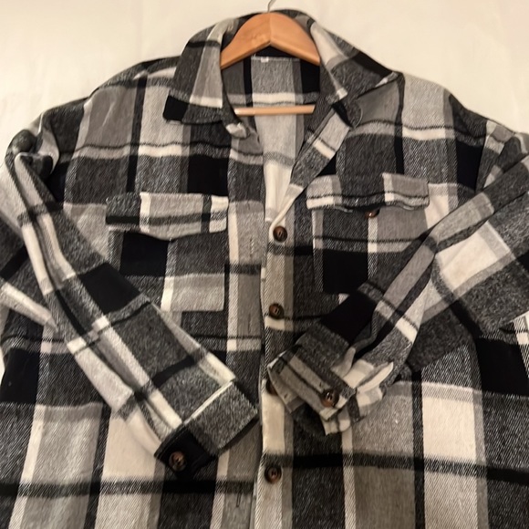MID CALF LENGTH PLAID FLANNEL SHACKET. BUTTON FRONT. - Picture 2 of 2